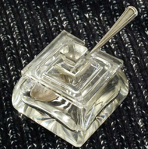 Солонка с ложечкой Хрусталь, мельхиор Россия, конец XIX века - нач XX века 1900 г инфо 803m.
